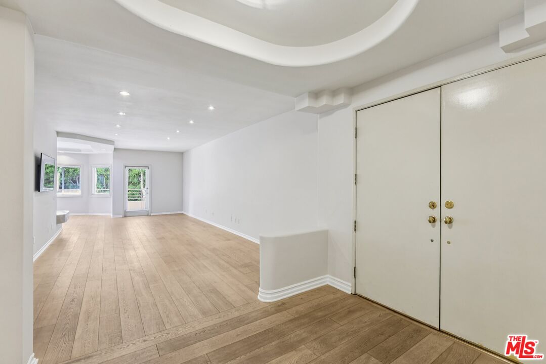 14290 Dickens St Unit: 204