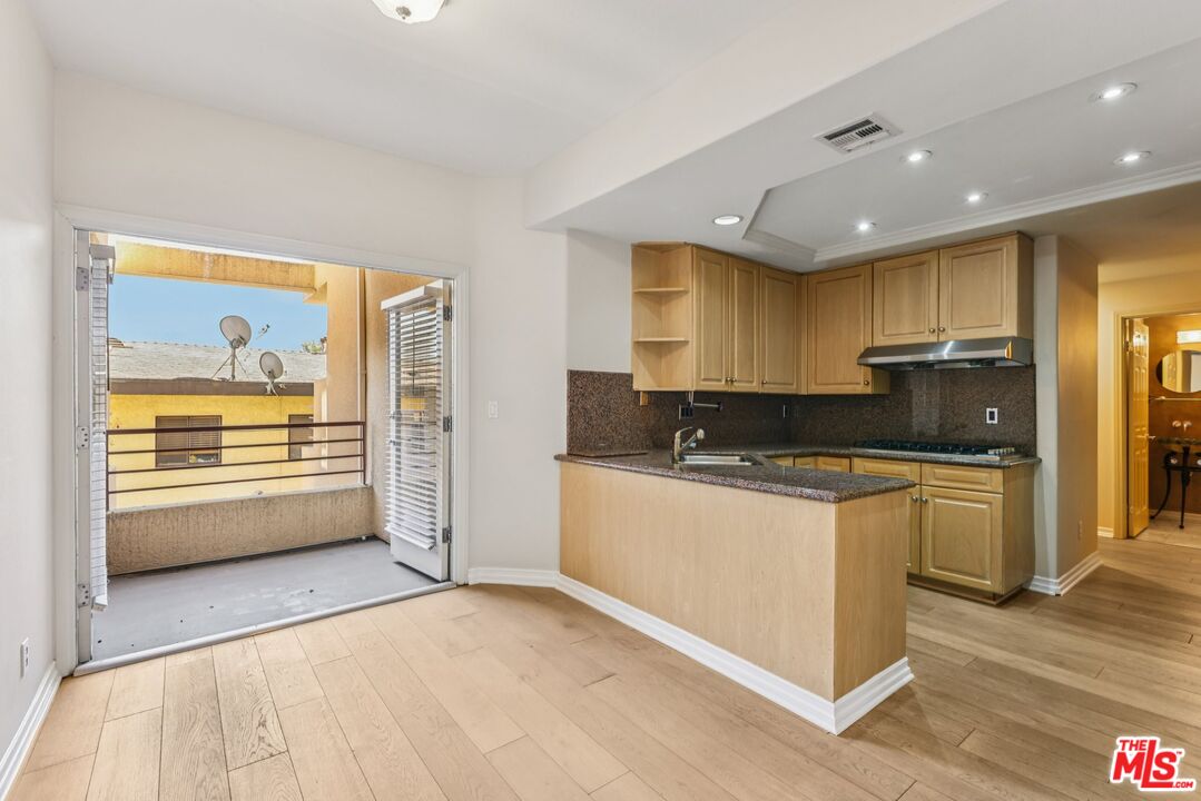14290 Dickens St Unit: 204