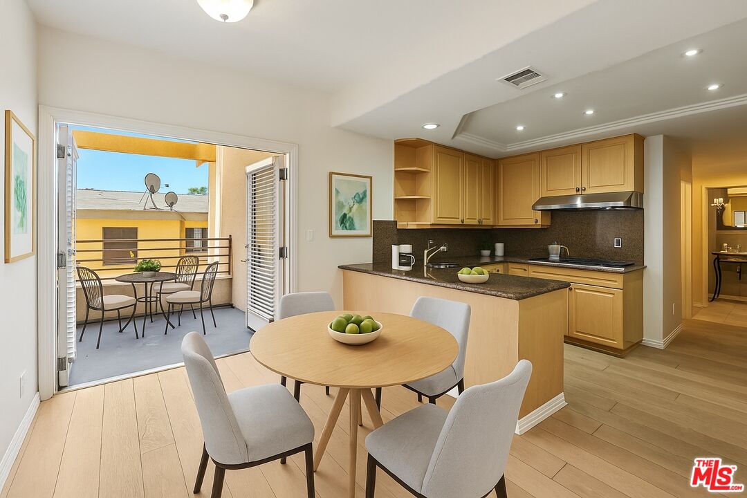 14290 Dickens St Unit: 204