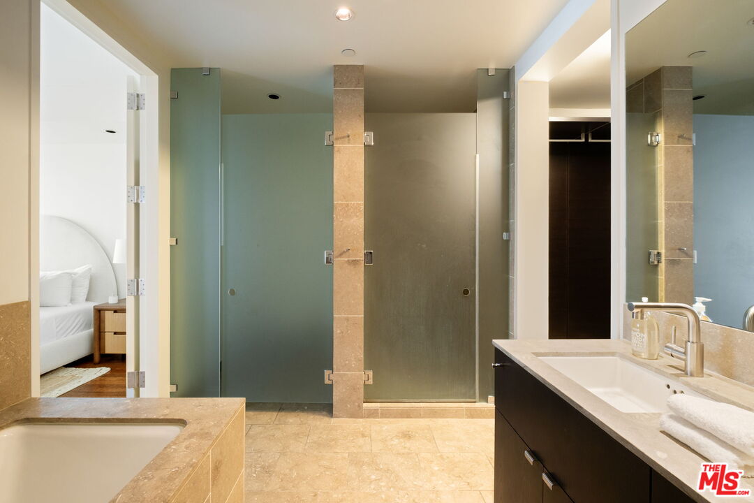 6250 Hollywood Blvd Unit: 5N