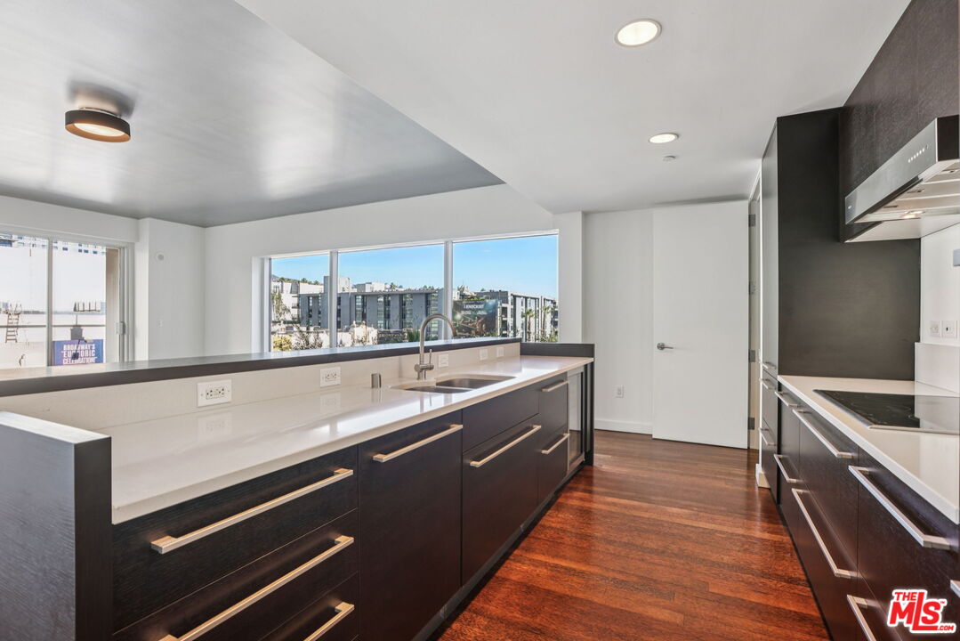 6250 Hollywood Blvd Unit: 5A