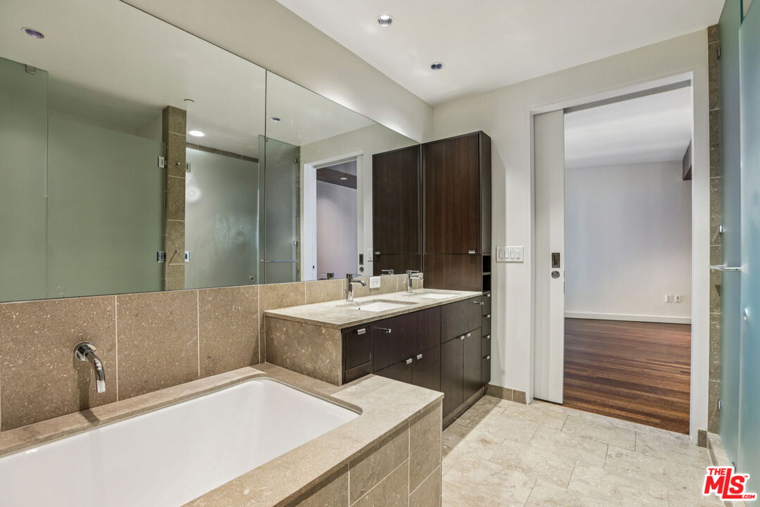 6250 Hollywood Blvd Unit: 5A