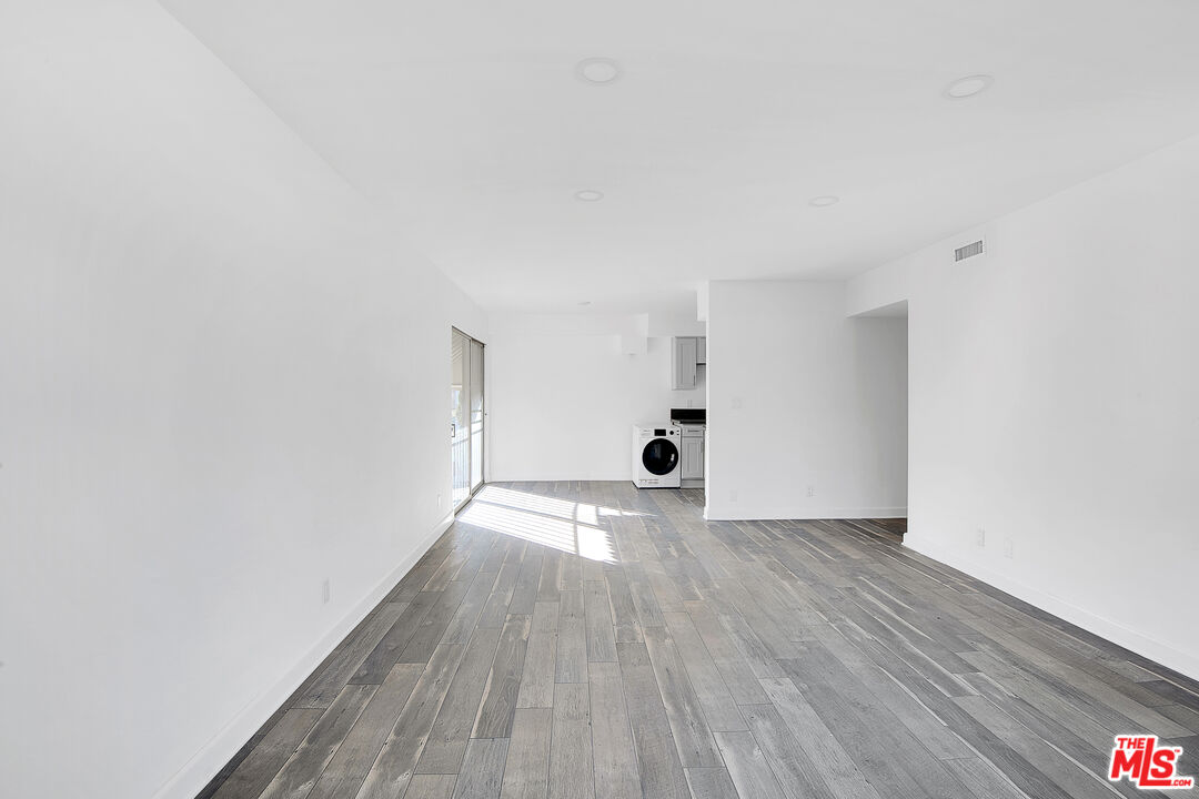 1610 S Beverly Glen Blvd Unit: 6