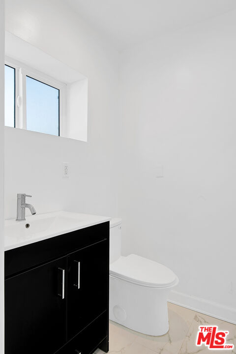 1610 S Beverly Glen Blvd Unit: 6