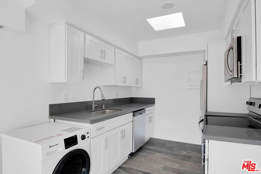 1610 S Beverly Glen Blvd Unit: 6