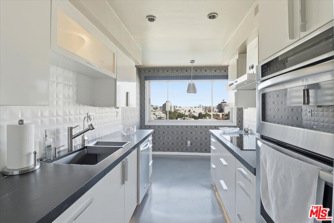 7250 Franklin Ave Unit: 517