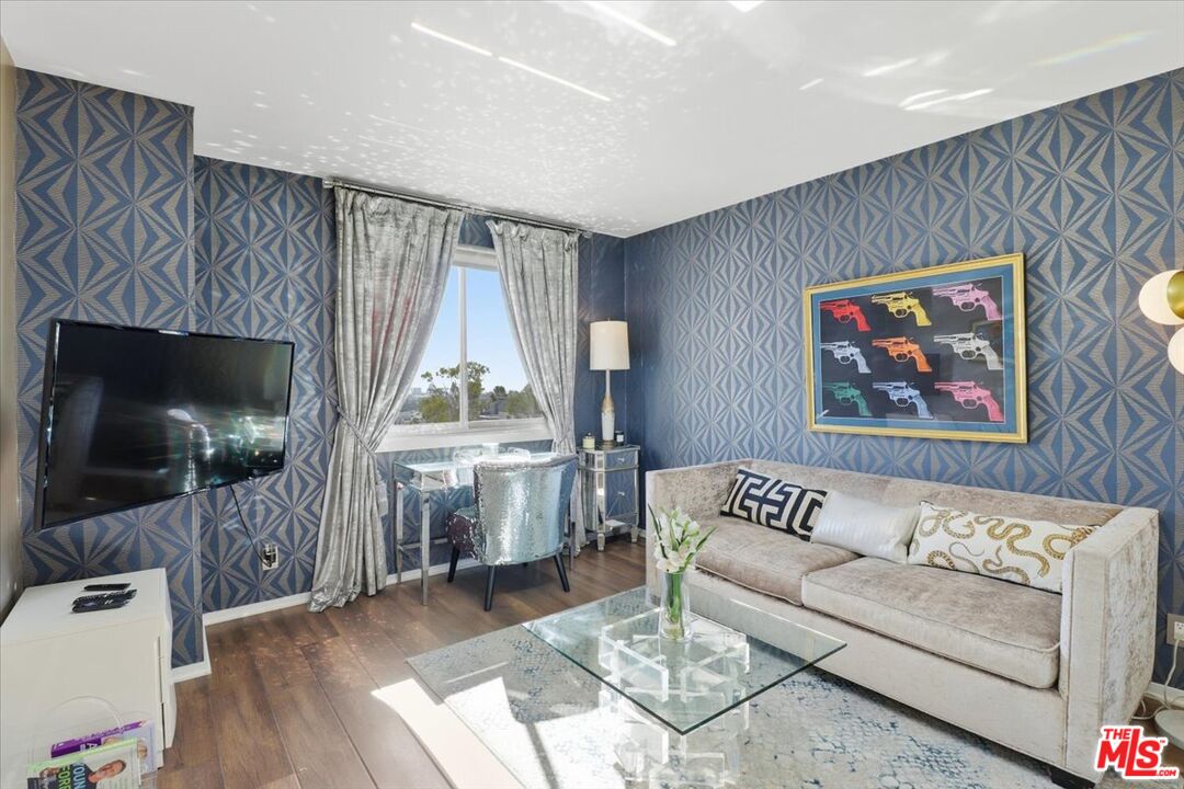 7250 Franklin Ave Unit: 517