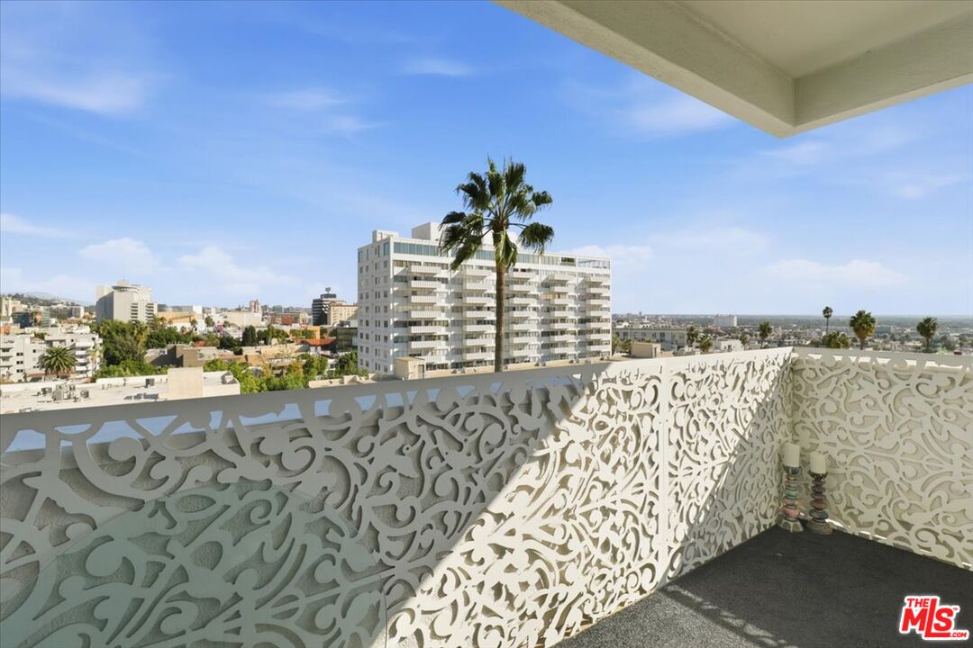 7250 Franklin Ave Unit: 517