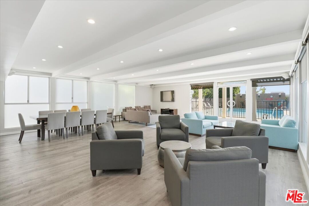 7250 Franklin Ave Unit: 517