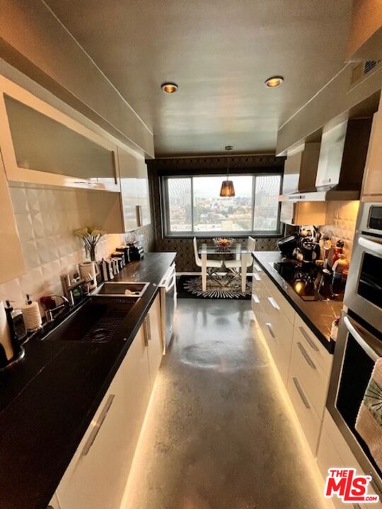 7250 Franklin Ave Unit: 517