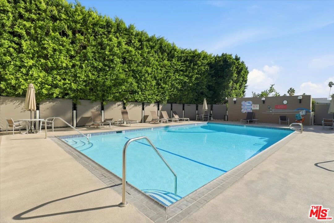 7250 Franklin Ave Unit: 517