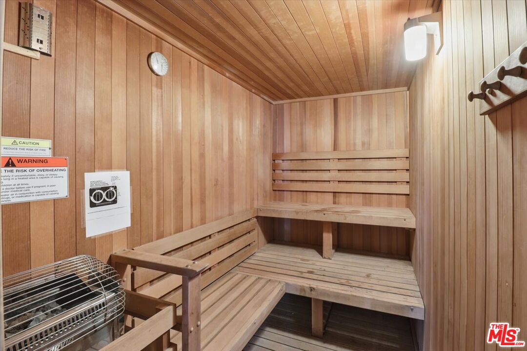 7250 Franklin Ave Unit: 517