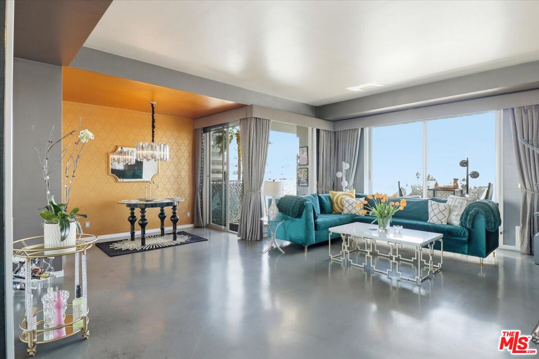 7250 Franklin Ave Unit: 517