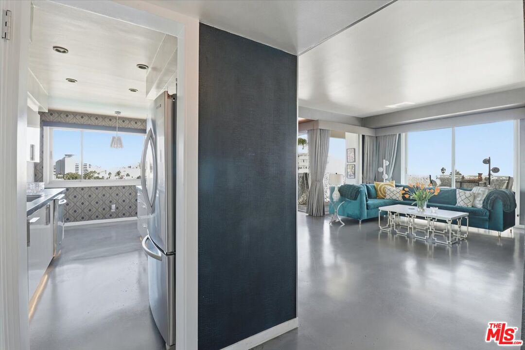 7250 Franklin Ave Unit: 517