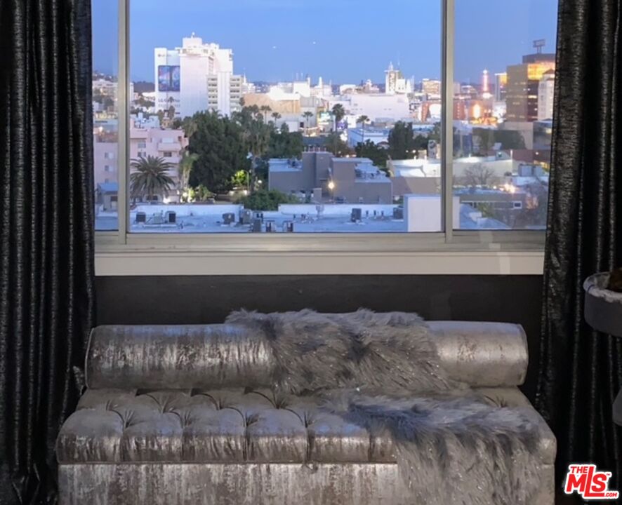 7250 Franklin Ave Unit: 517