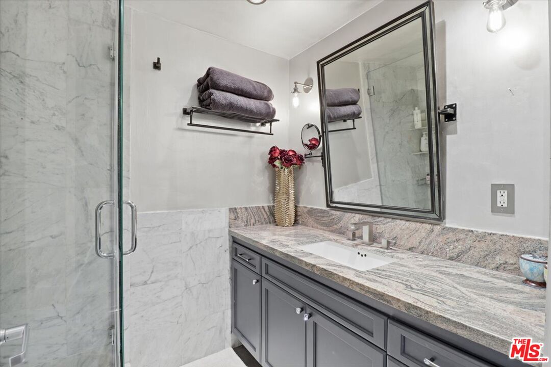 7250 Franklin Ave Unit: 517