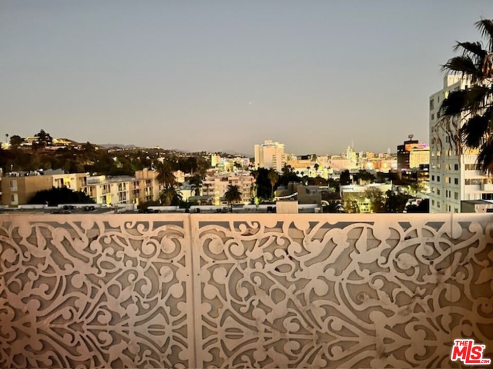 7250 Franklin Ave Unit: 517