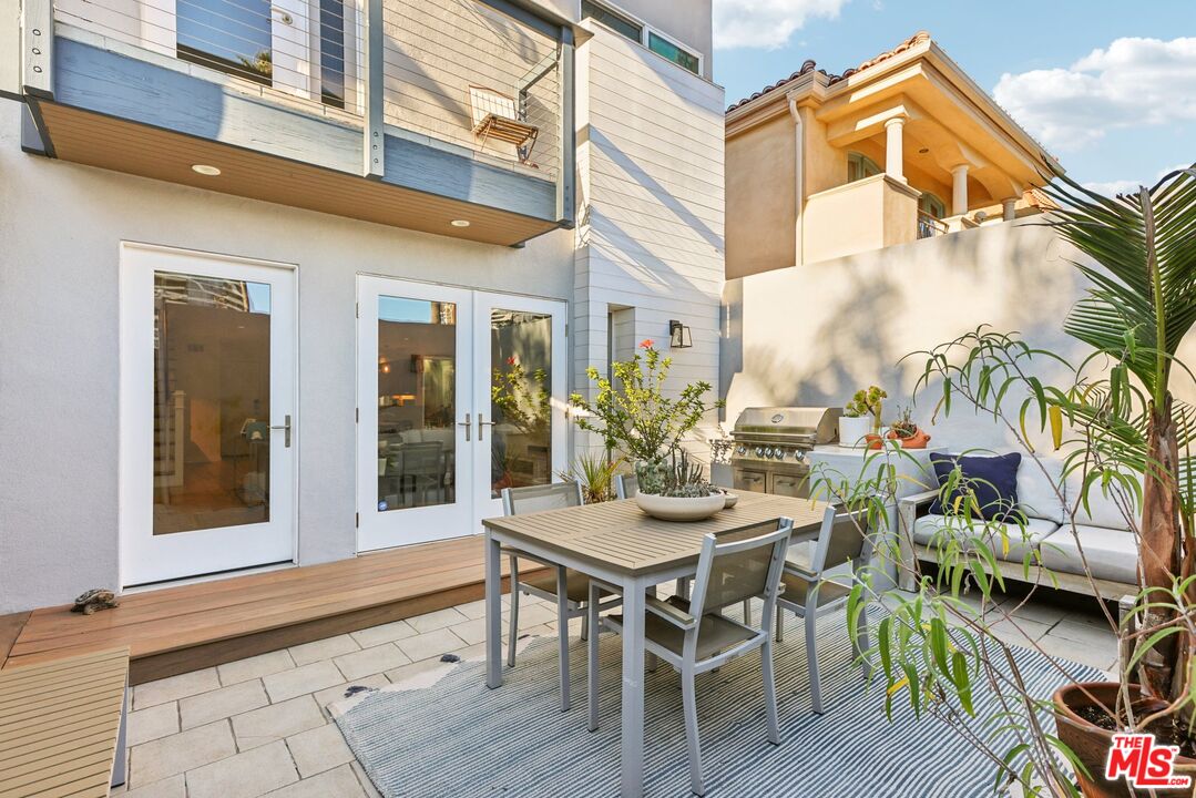 665 Washington Blvd Unit: 210