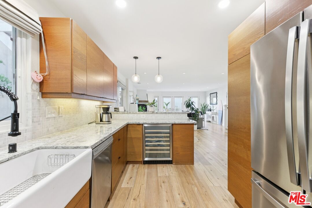 665 Washington Blvd Unit: 210