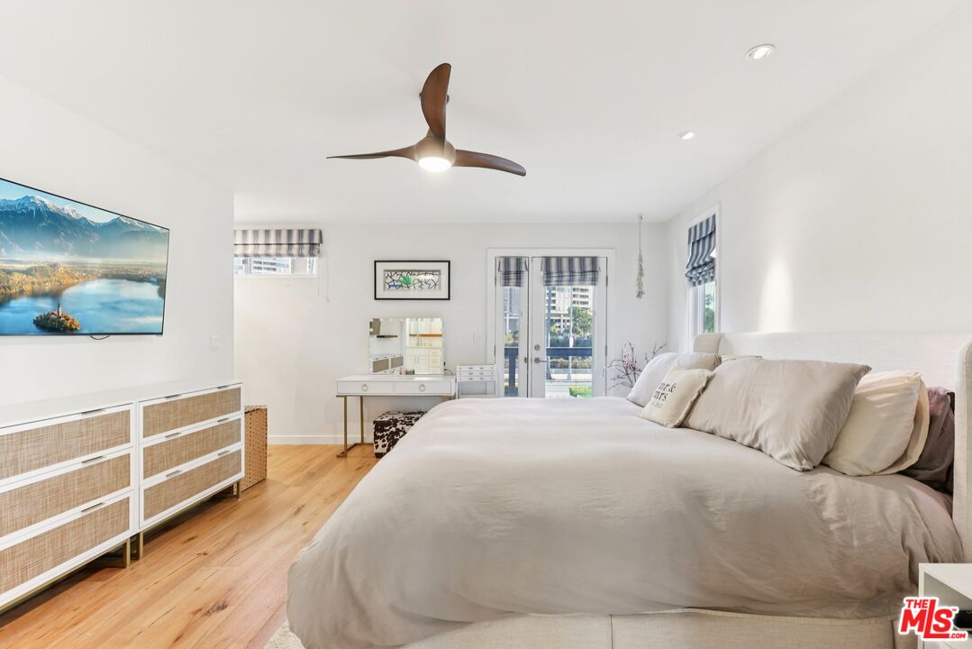 665 Washington Blvd Unit: 210