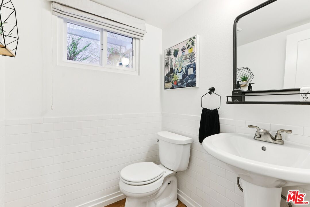 665 Washington Blvd Unit: 210