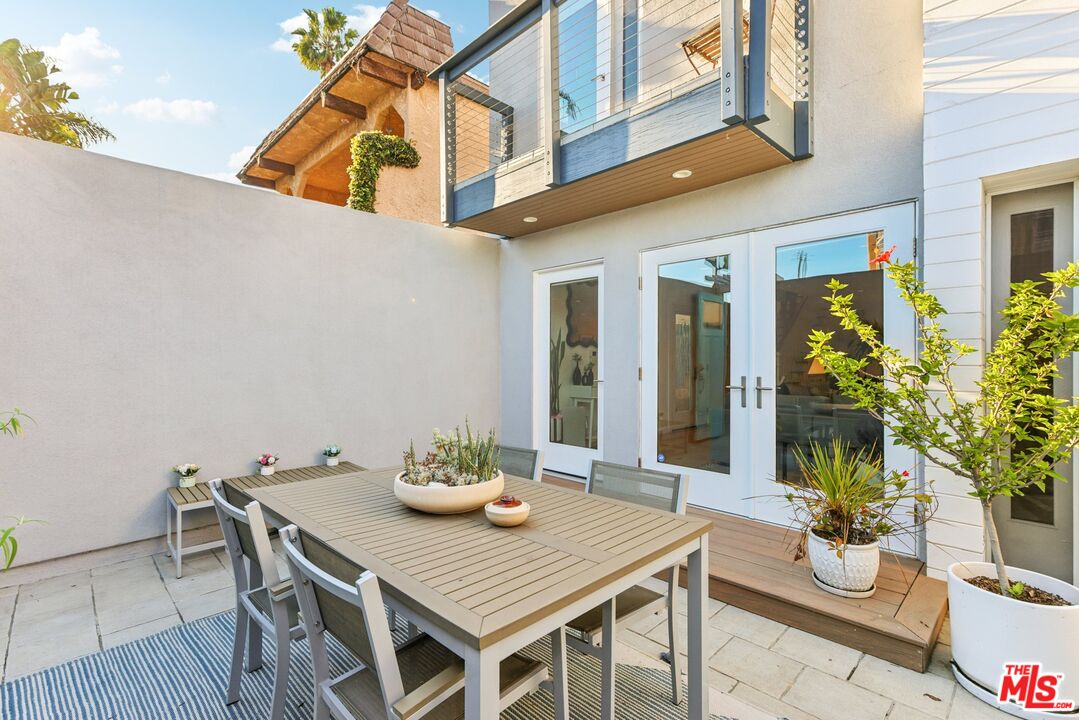 665 Washington Blvd Unit: 210