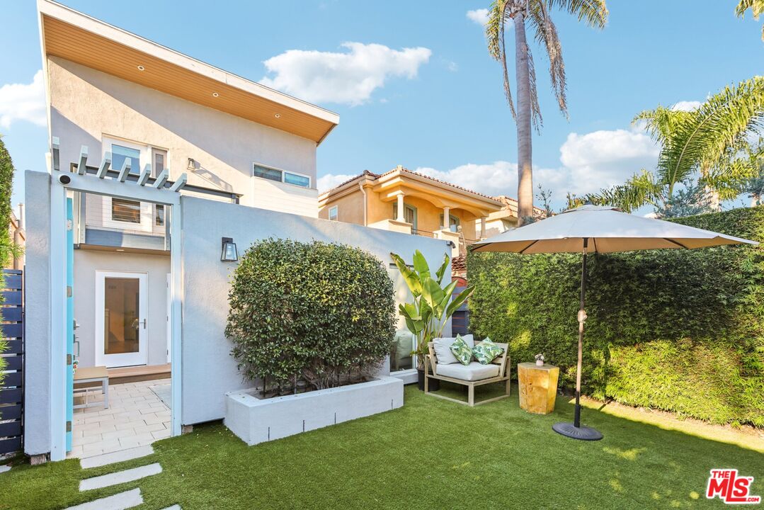 665 Washington Blvd Unit: 210