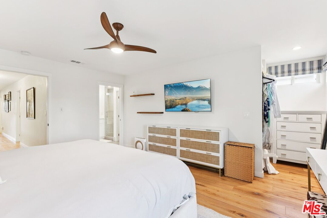 665 Washington Blvd Unit: 210