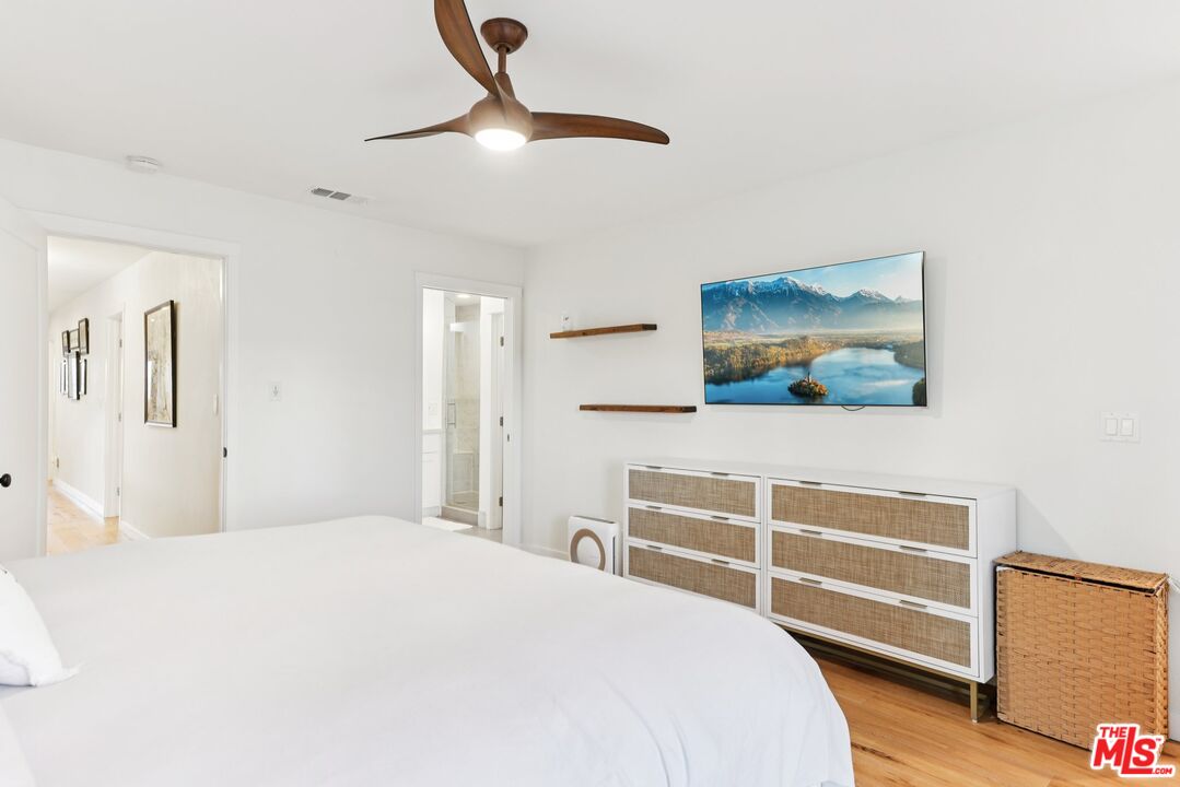 665 Washington Blvd Unit: 210