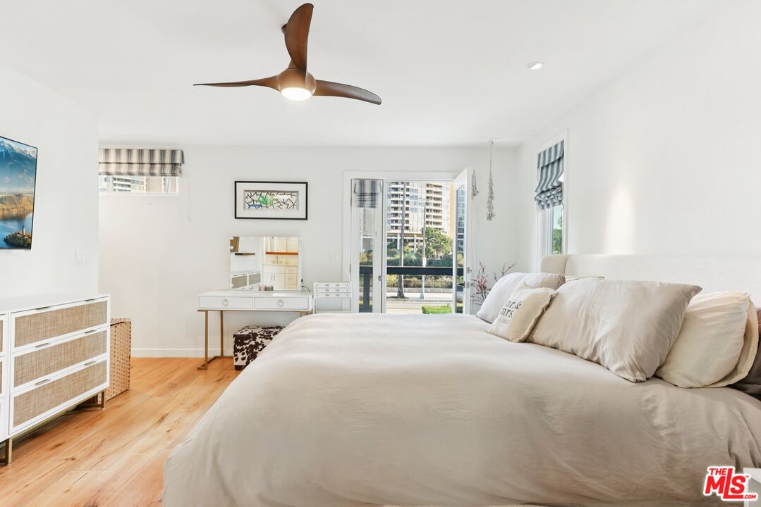 665 Washington Blvd Unit: 210