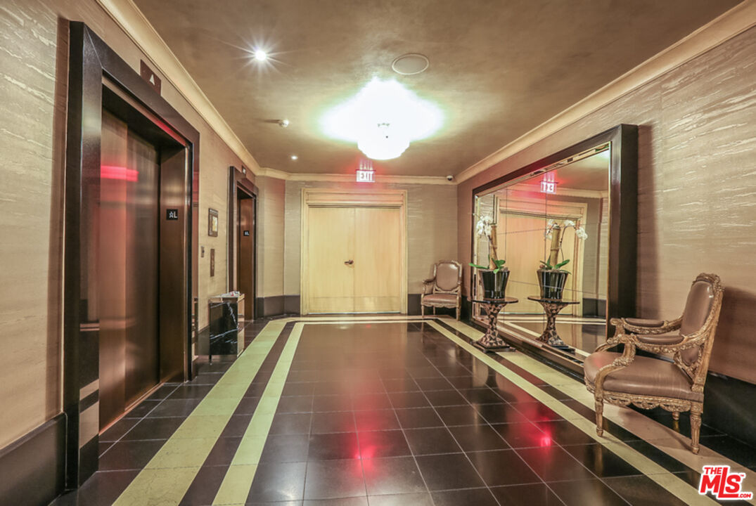 1645 N Vine St Unit: 801