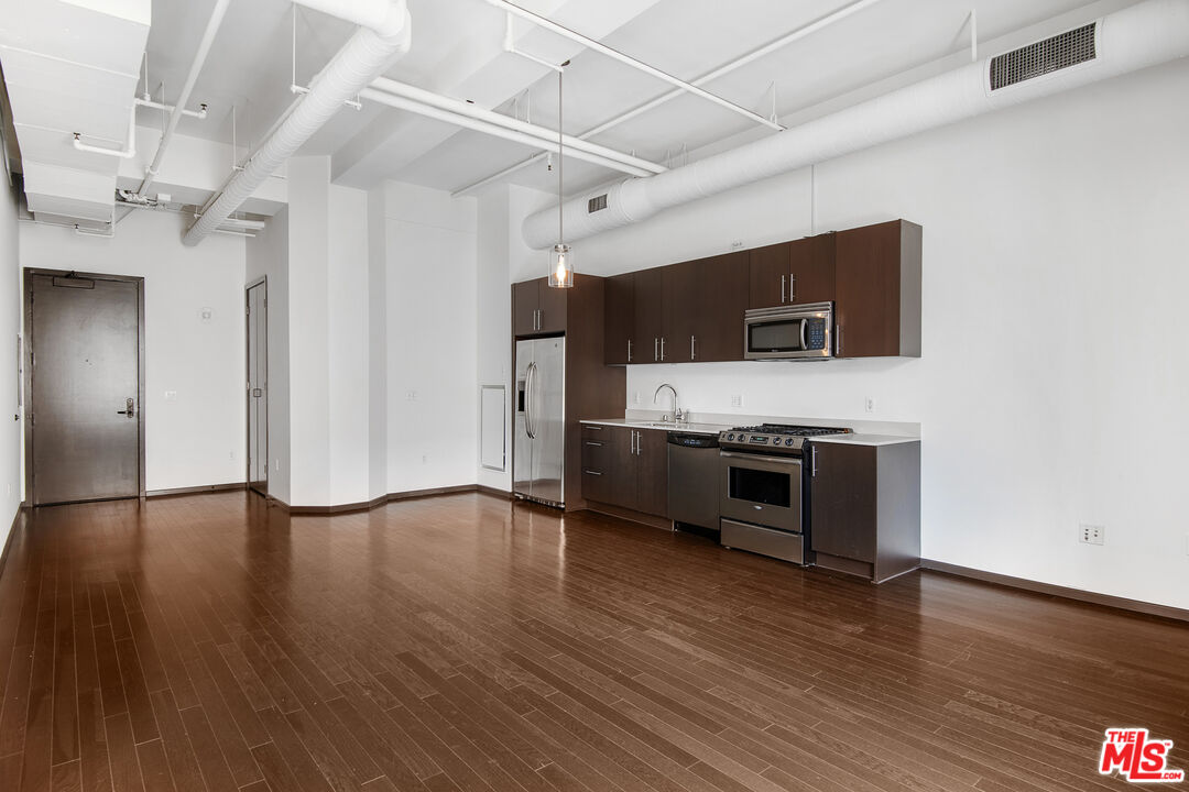 1645 N Vine St Unit: 801