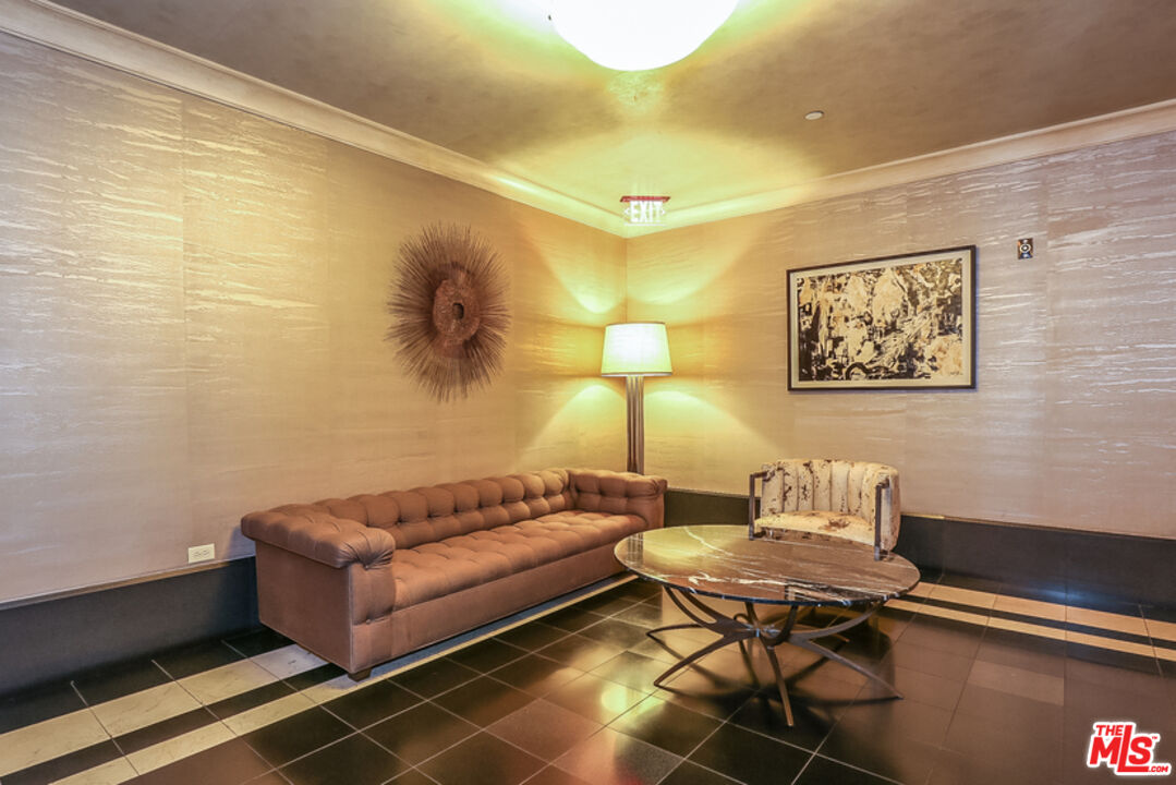 1645 N Vine St Unit: 801