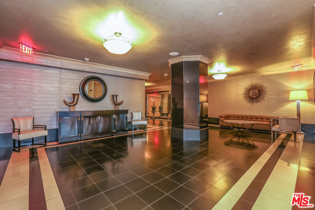 1645 N Vine St Unit: 801