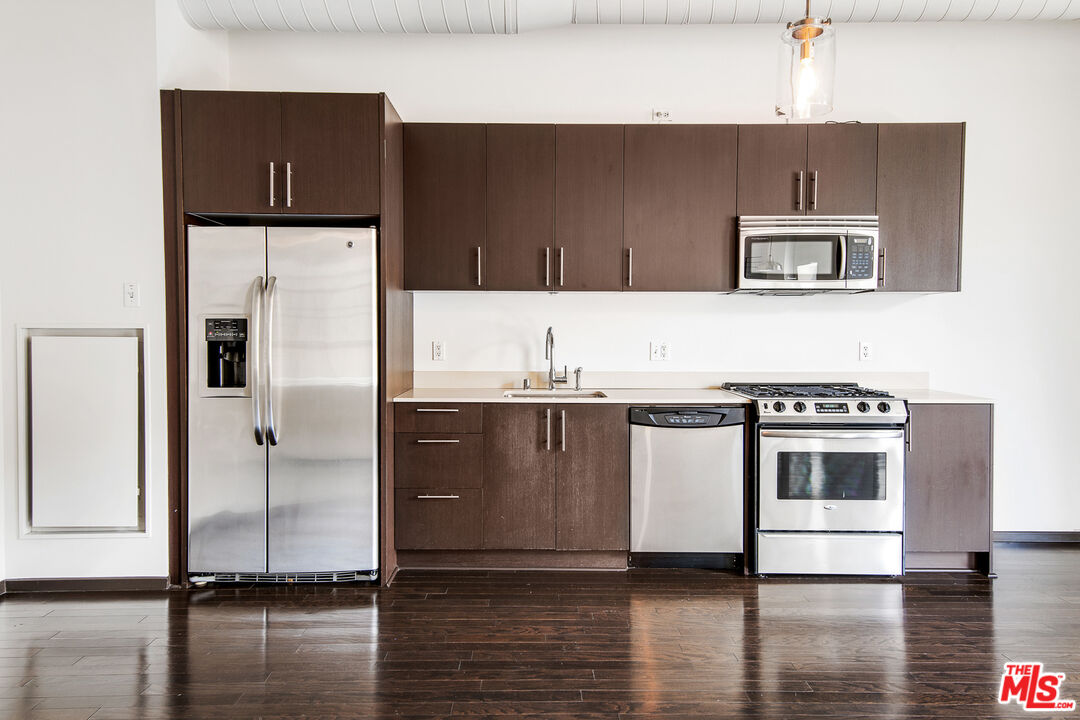 1645 N Vine St Unit: 801