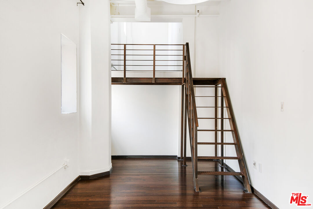 1645 N Vine St Unit: 801