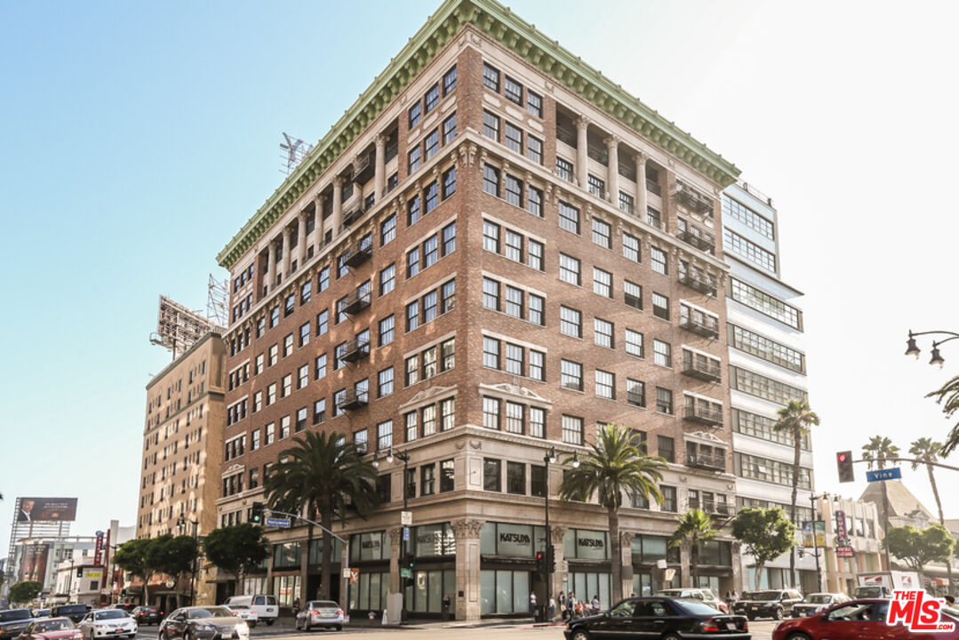 1645 N Vine St Unit: 801