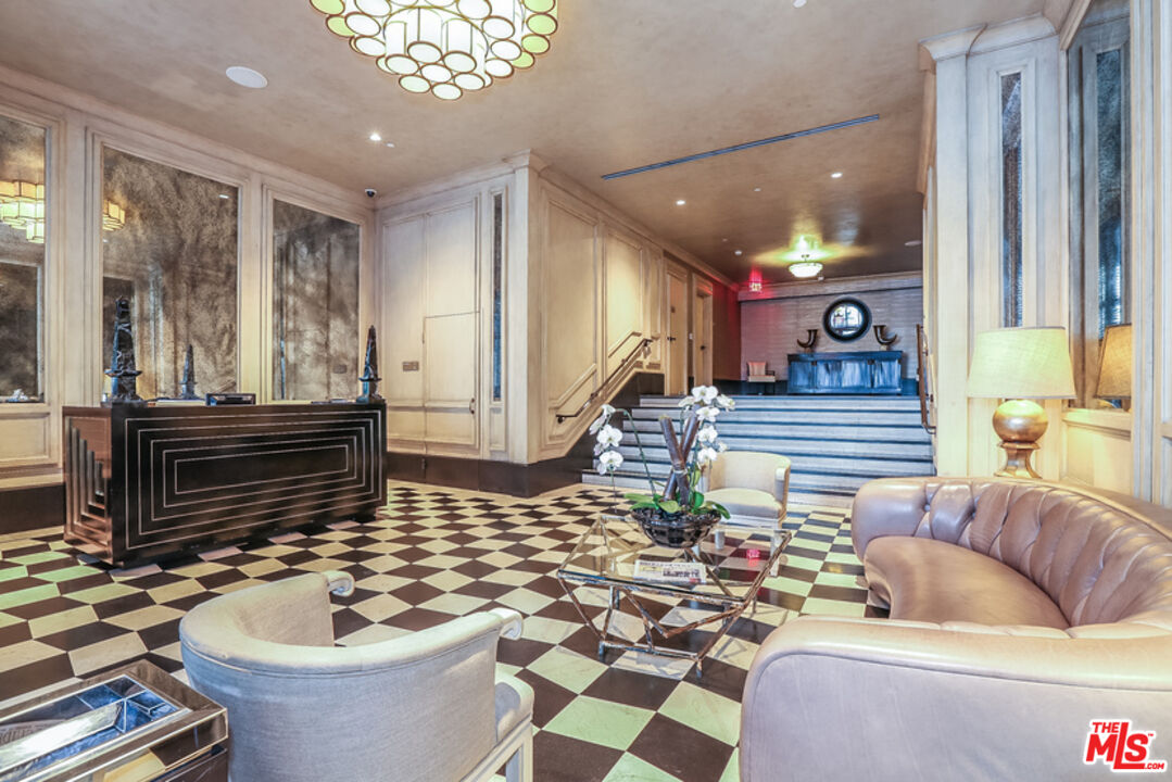 1645 N Vine St Unit: 801