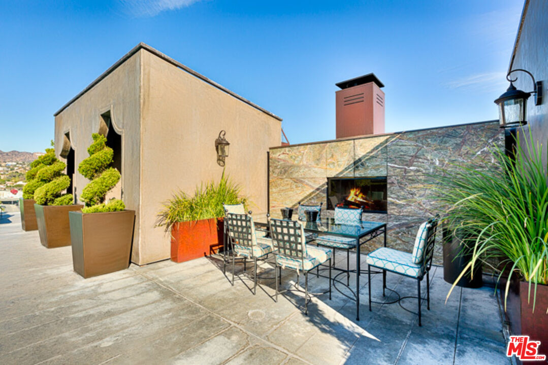 1645 N Vine St Unit: 801