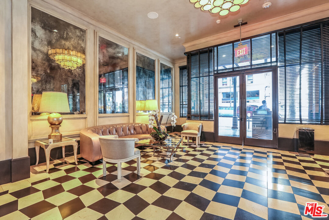 1645 N Vine St Unit: 801