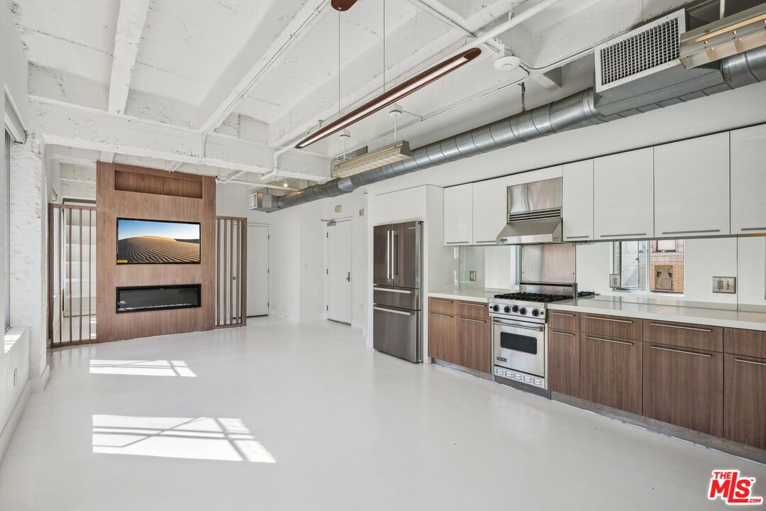 6253 Hollywood BLVD Unit: 1001