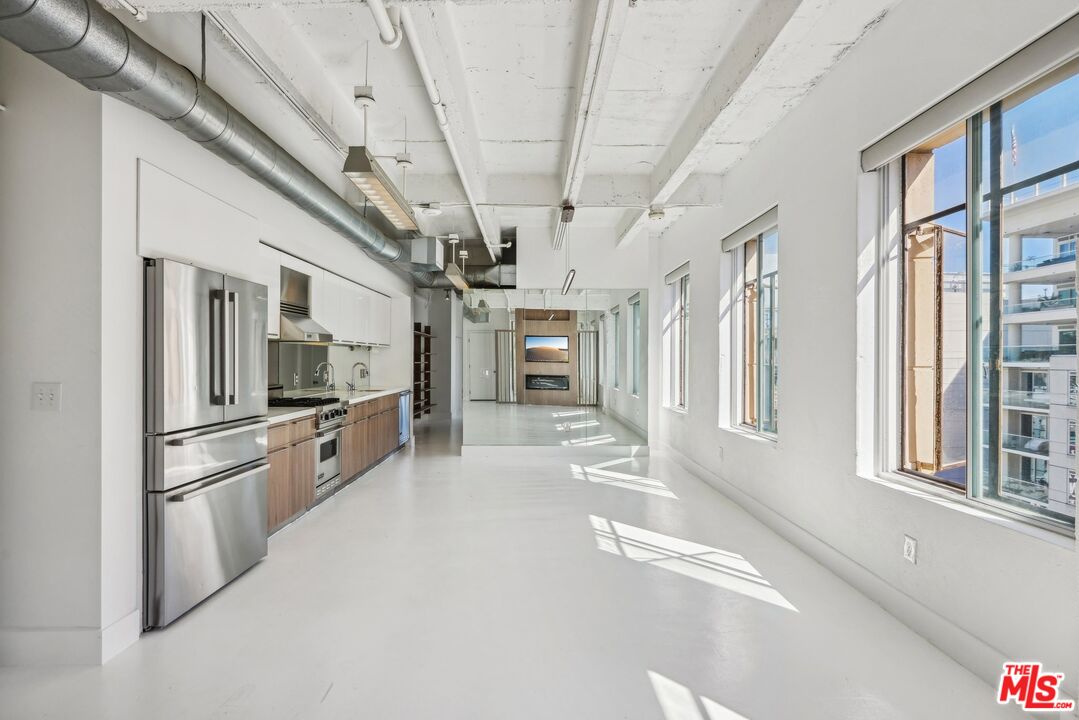 6253 Hollywood BLVD Unit: 1001