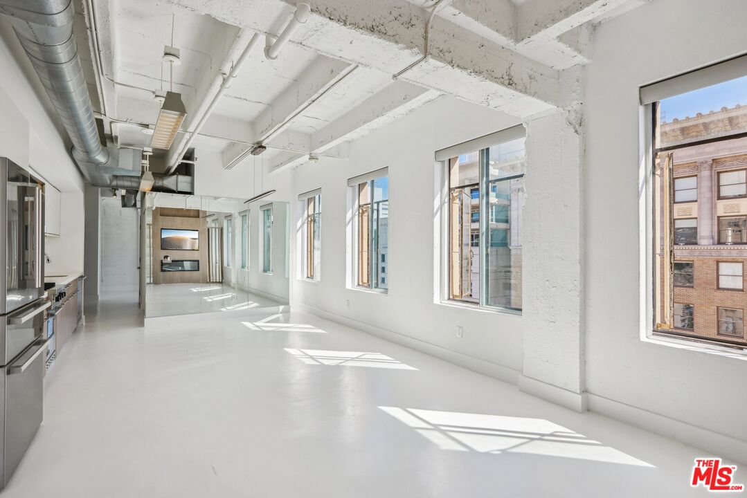 6253 Hollywood BLVD Unit: 1001