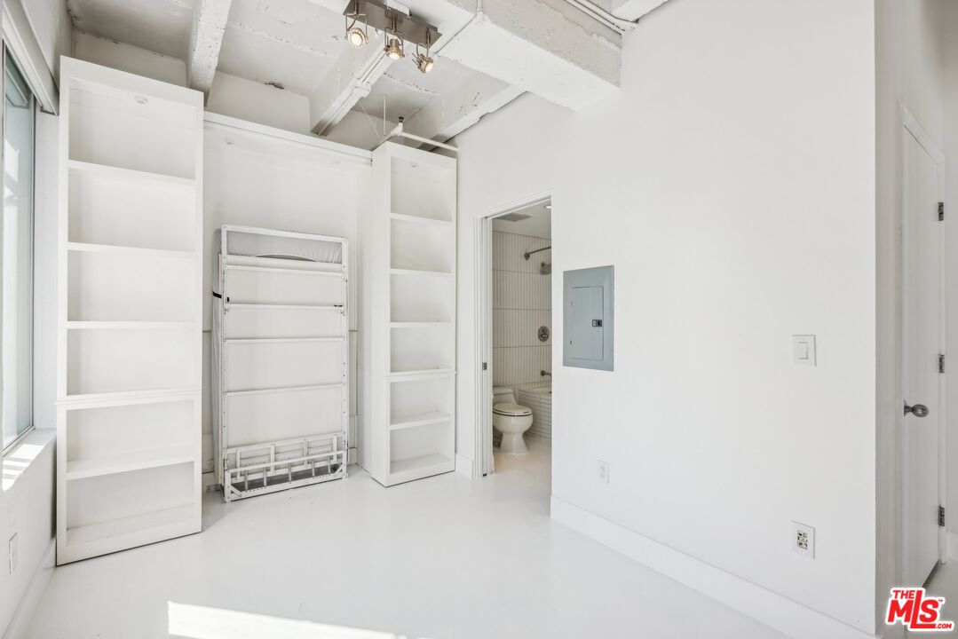 6253 Hollywood BLVD Unit: 1001