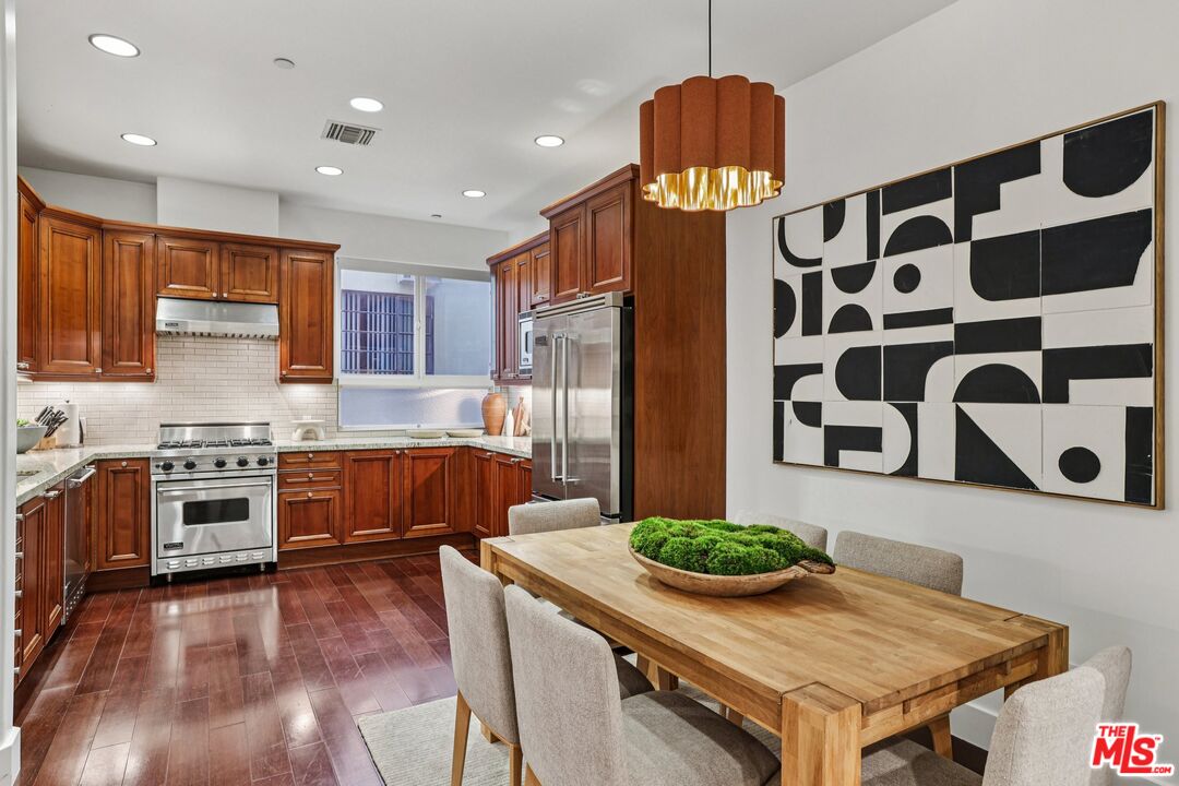 438 Arnaz Dr Unit: #103