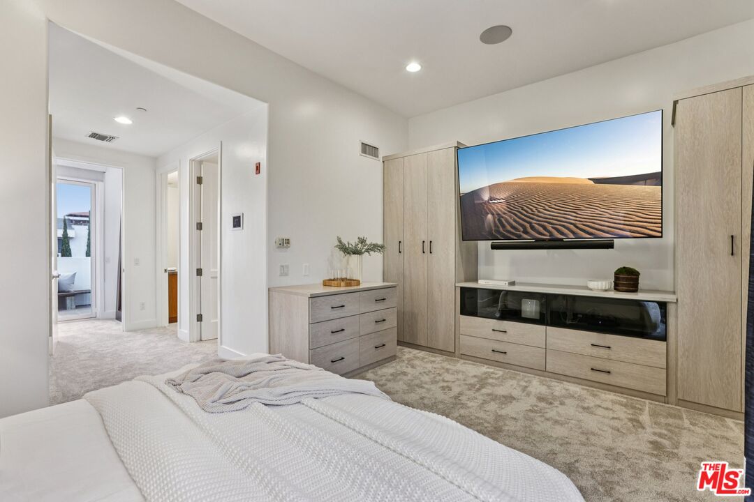 438 Arnaz Dr Unit: #103