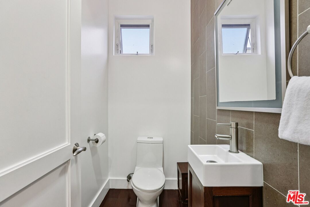 438 Arnaz Dr Unit: #103