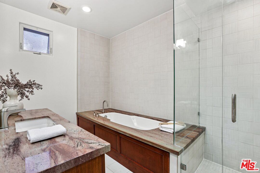 438 Arnaz Dr Unit: #103