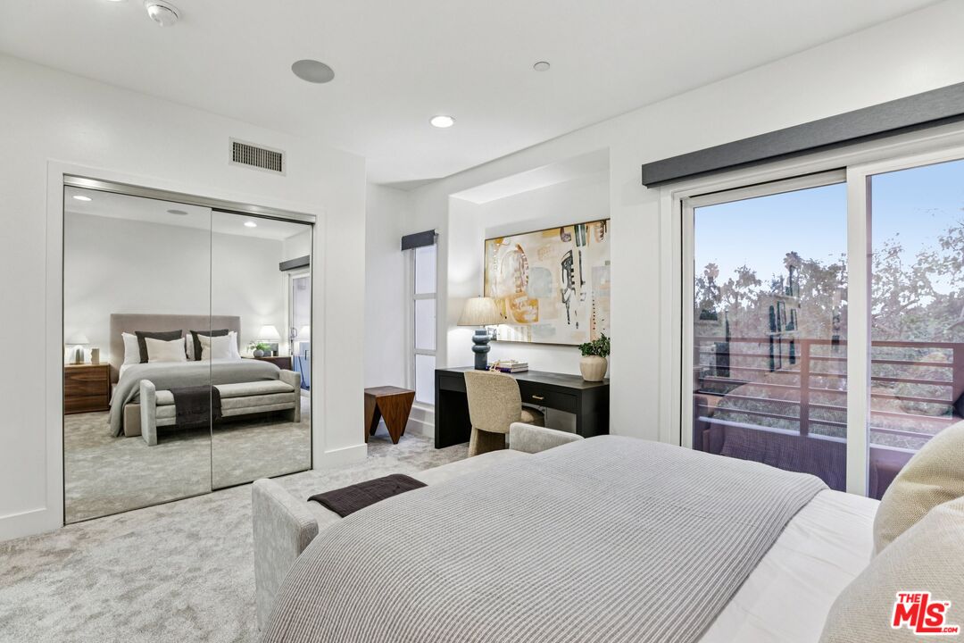 438 Arnaz Dr Unit: #103