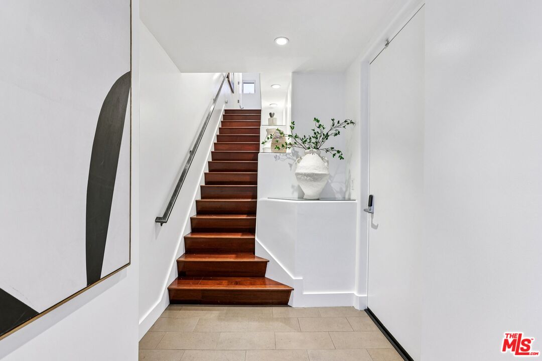 438 Arnaz Dr Unit: #103